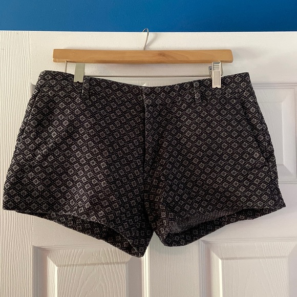 Banana Republic Pants - Banana Republic shorts, size 6